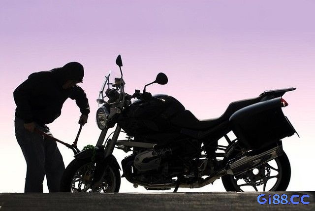 Giấc mơ mất xe máy trong một sự kiện phản ánh sự sợ hãi về việc không thể hoàn thành các mục tiêu của mình