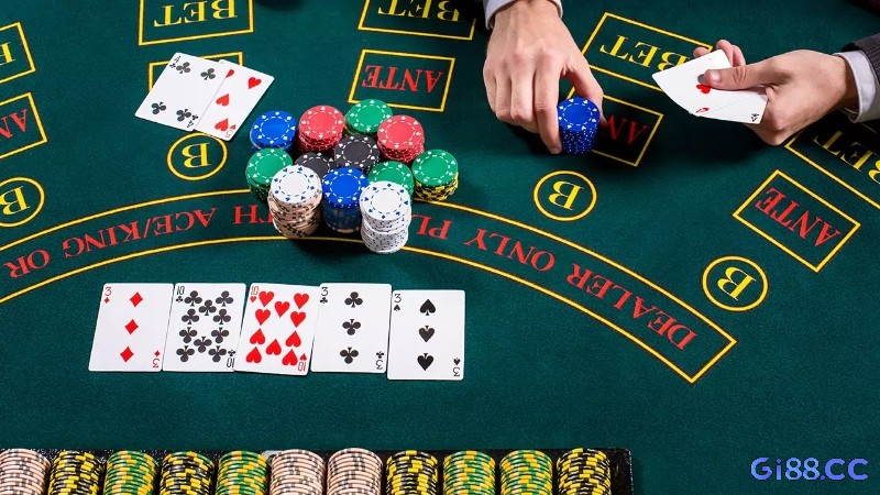 Xáo bài đúng kỹ thuật giúp đảm bảo tính ngẫu nhiên và công bằng cho mọi ván poker.