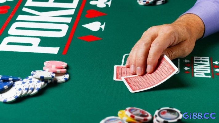 Nhận biết và khắc phục sớm các lỗi cơ bản là bước quan trọng giúp bạn cải thiện kỹ năng chia bài poker.