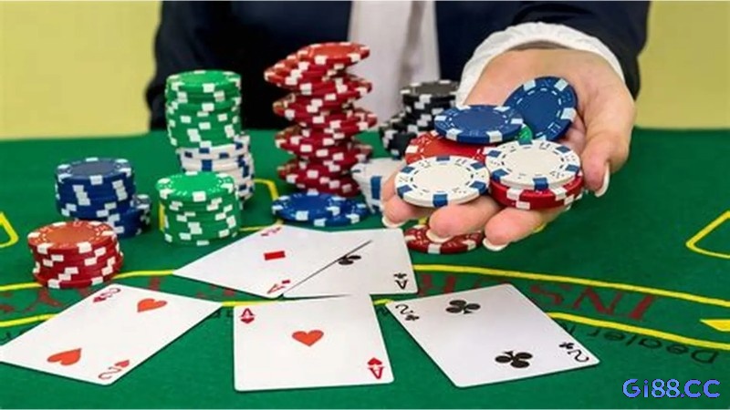 Xác định ngân sách rõ ràng giúp bạn chơi an toàn và áp dụng cách chơi xì tố hay bền vững.