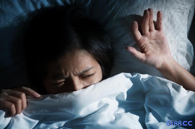Giấc mơ kinh hoàng về xác chết có thể phản ánh lo âu, mất mát hoặc mâu thuẫn đang đè nặng trong thực tại.